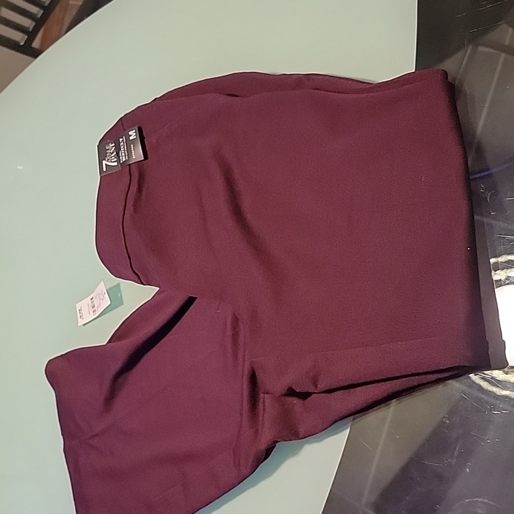 7th Ave. Burg. Pull-on bootcut pant. Med.